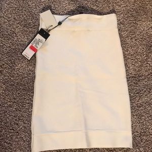 NWT — BCBG BANDAGE SKIRT XS WHITE